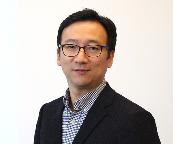 Headshot of Jeong Yeob Han